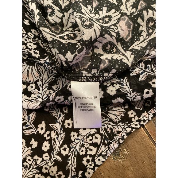 chelsea and theodore paisly and floral black white long sleeve button down shirt - Picture 3 of 8